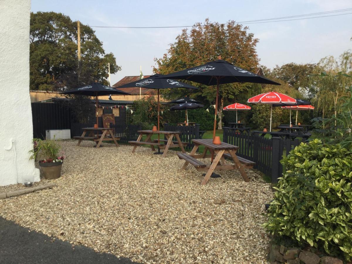 The Thelbridge Cross Inn Crediton Exterior foto